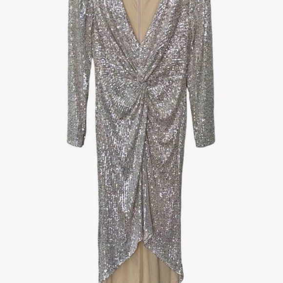 Ienna For Mac Duggal long-sleeved silver sequined dress, size 6 - Picture 3 of 11